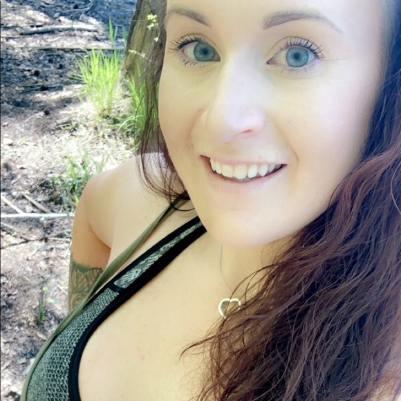 Meet your Posher, Andrea - Picture 5 of 5